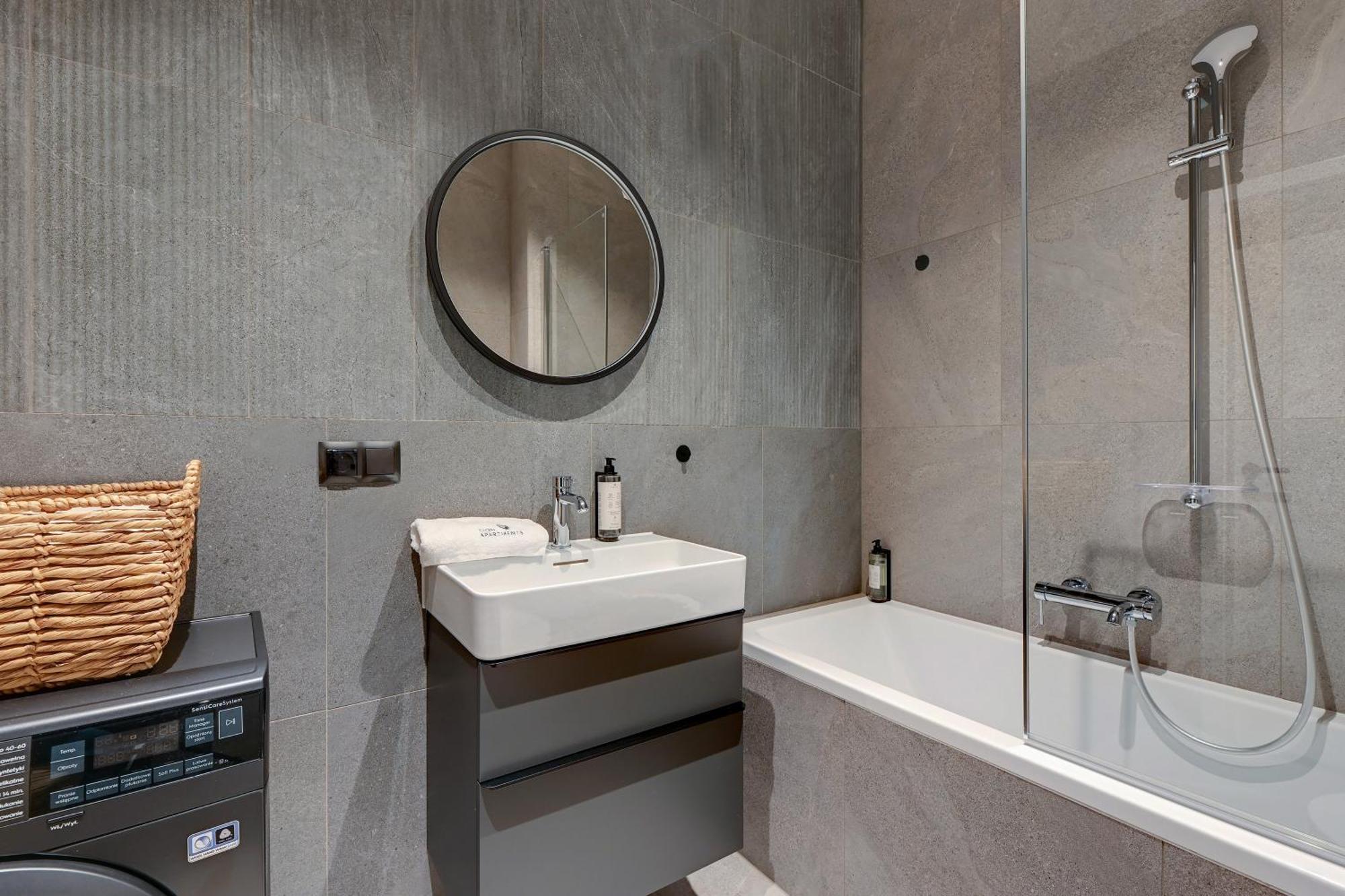 Scala City Center Apartments & Studios By Lion Apartments Gdansk Bagian luar foto