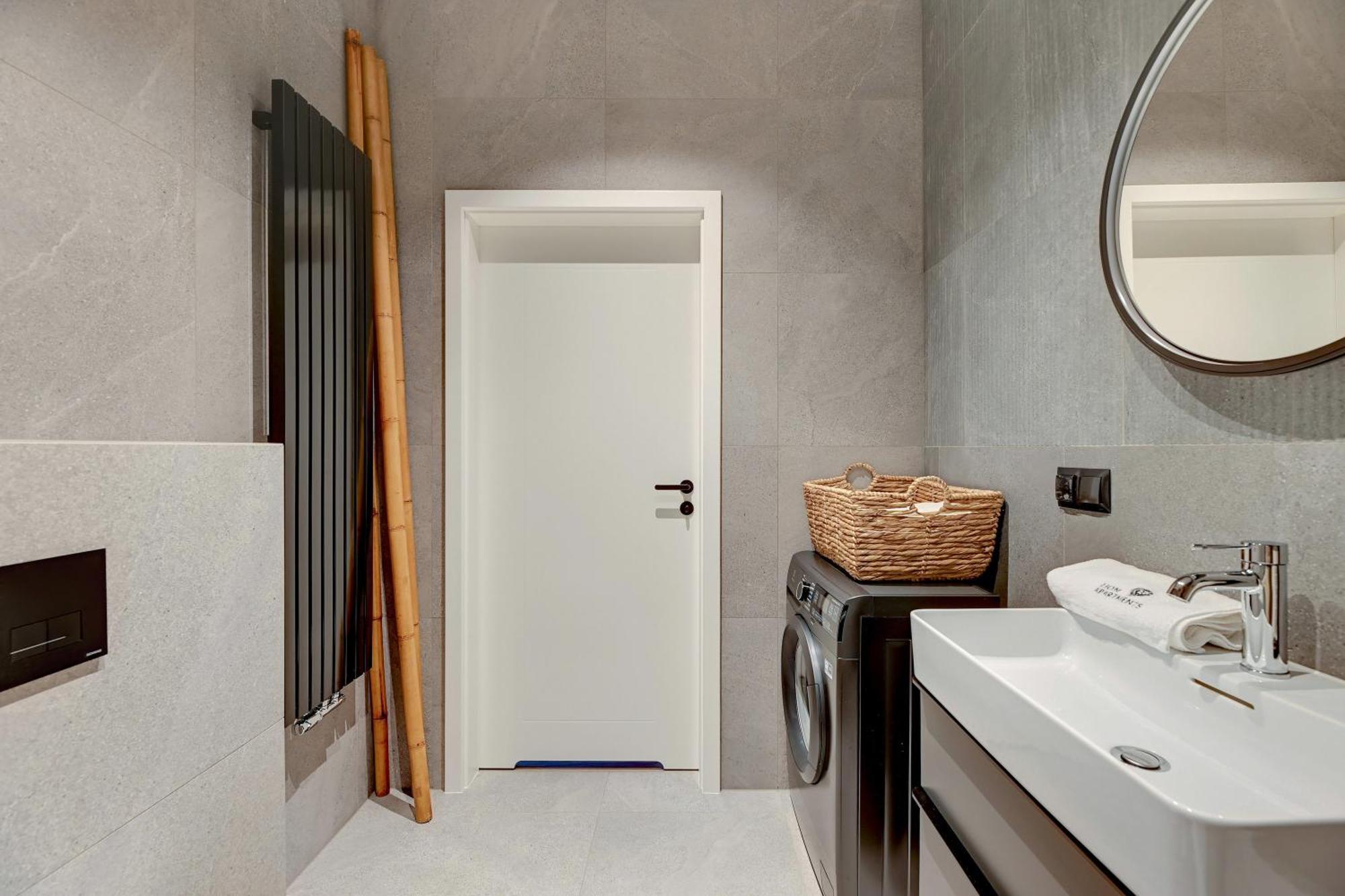 Scala City Center Apartments & Studios By Lion Apartments Gdansk Bagian luar foto