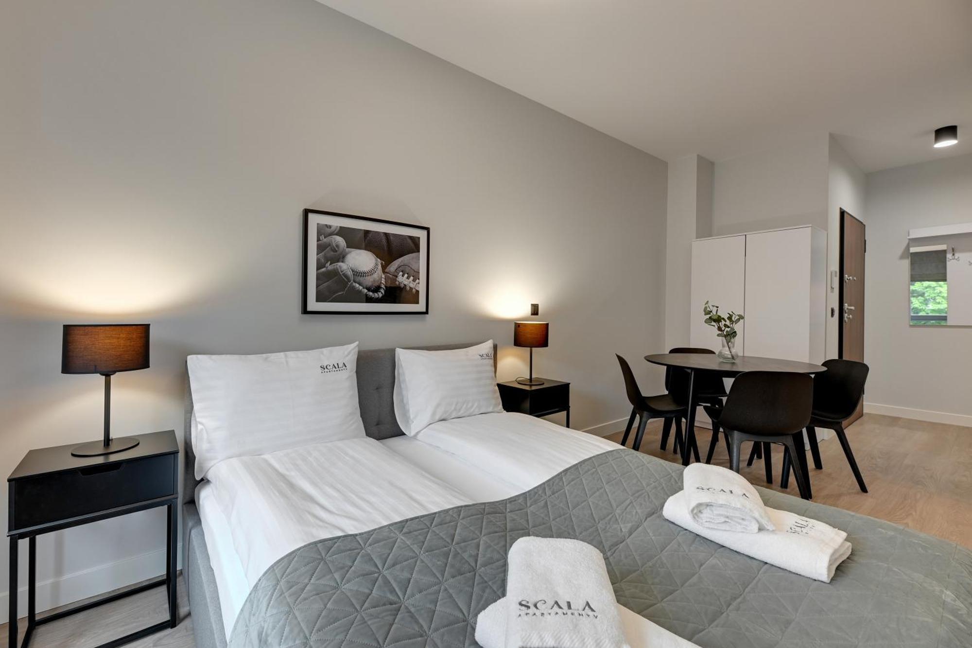 Scala City Center Apartments & Studios By Lion Apartments Gdansk Bagian luar foto