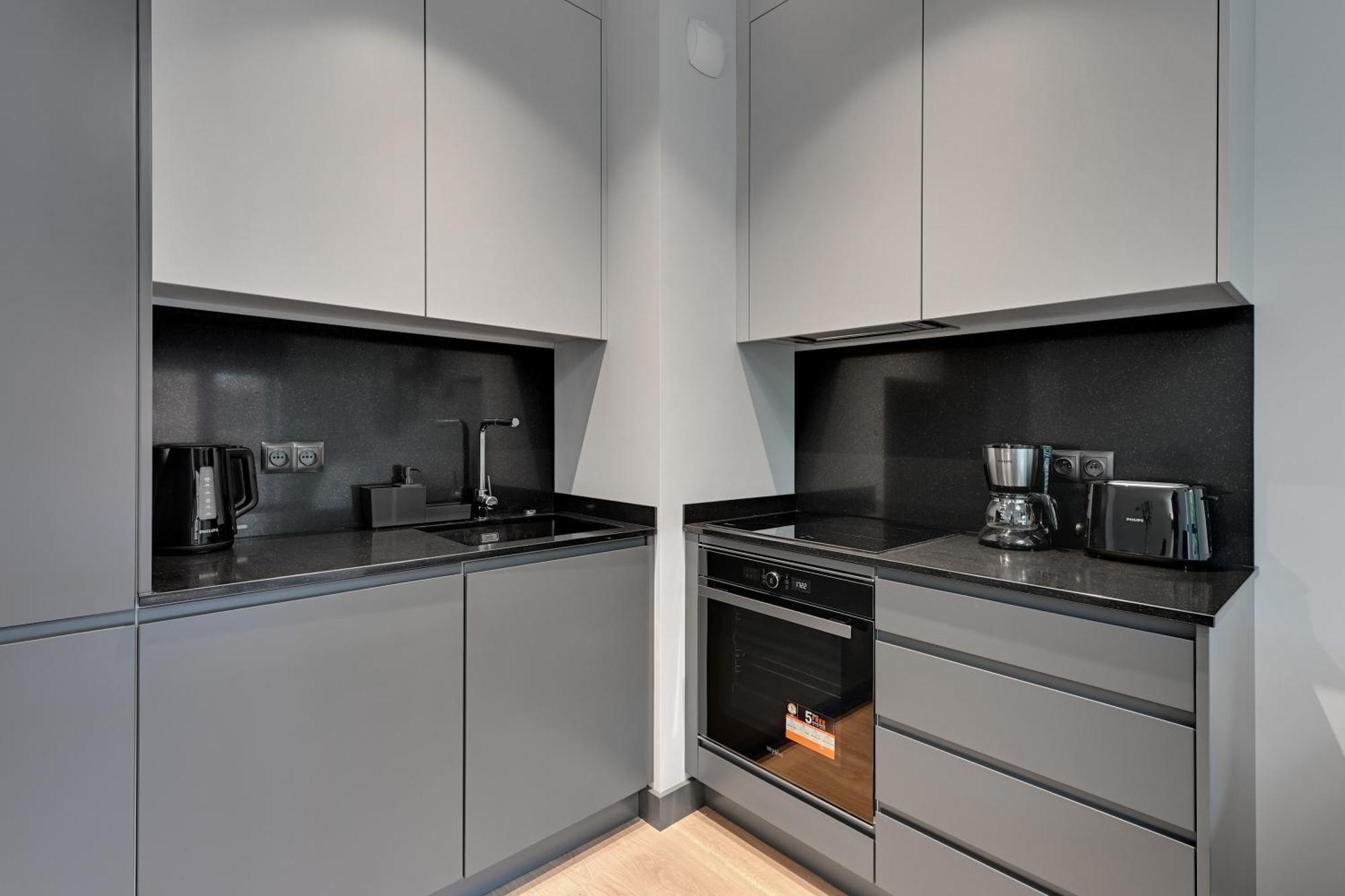 Scala City Center Apartments & Studios By Lion Apartments Gdansk Bagian luar foto