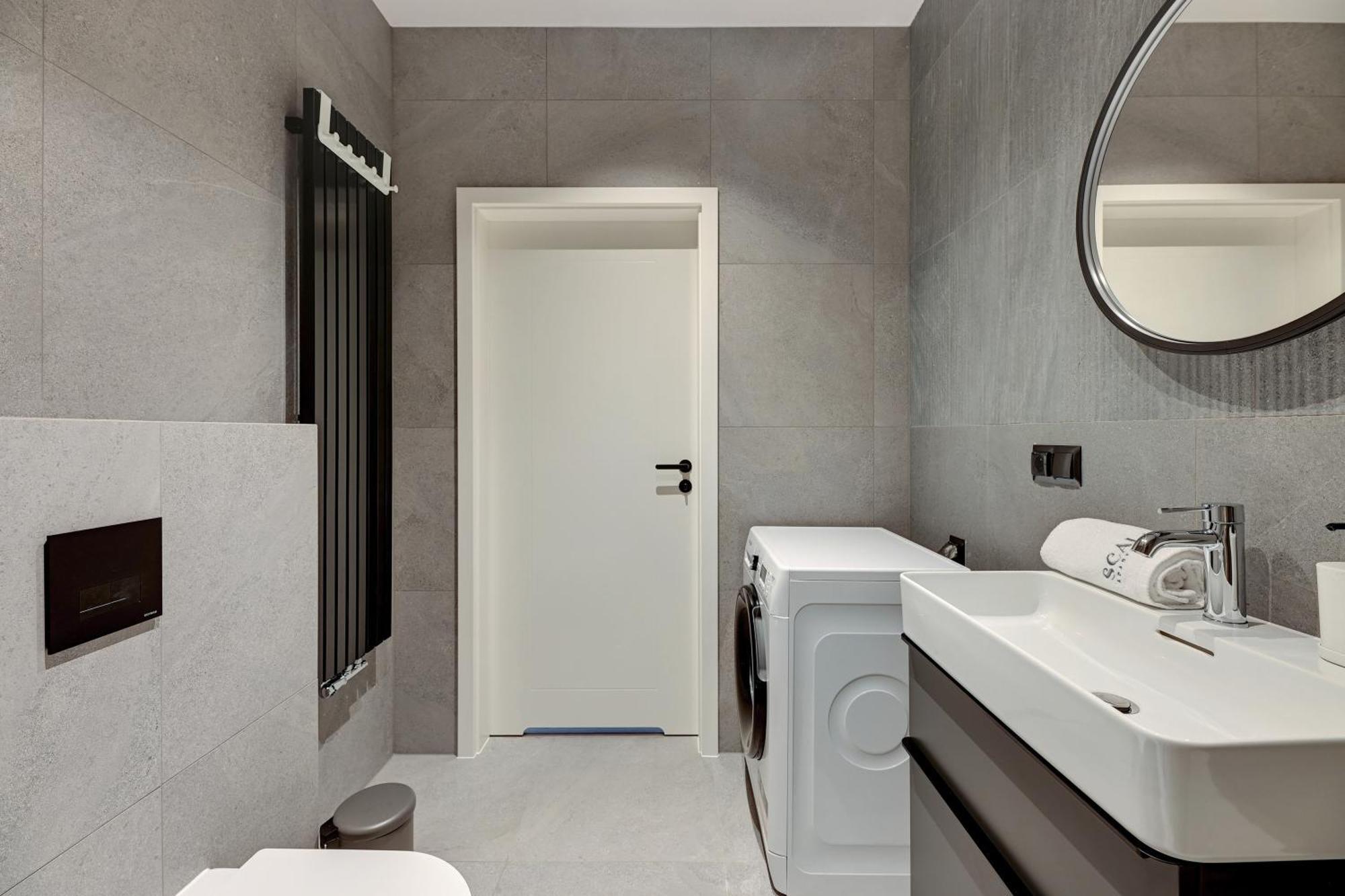 Scala City Center Apartments & Studios By Lion Apartments Gdansk Bagian luar foto