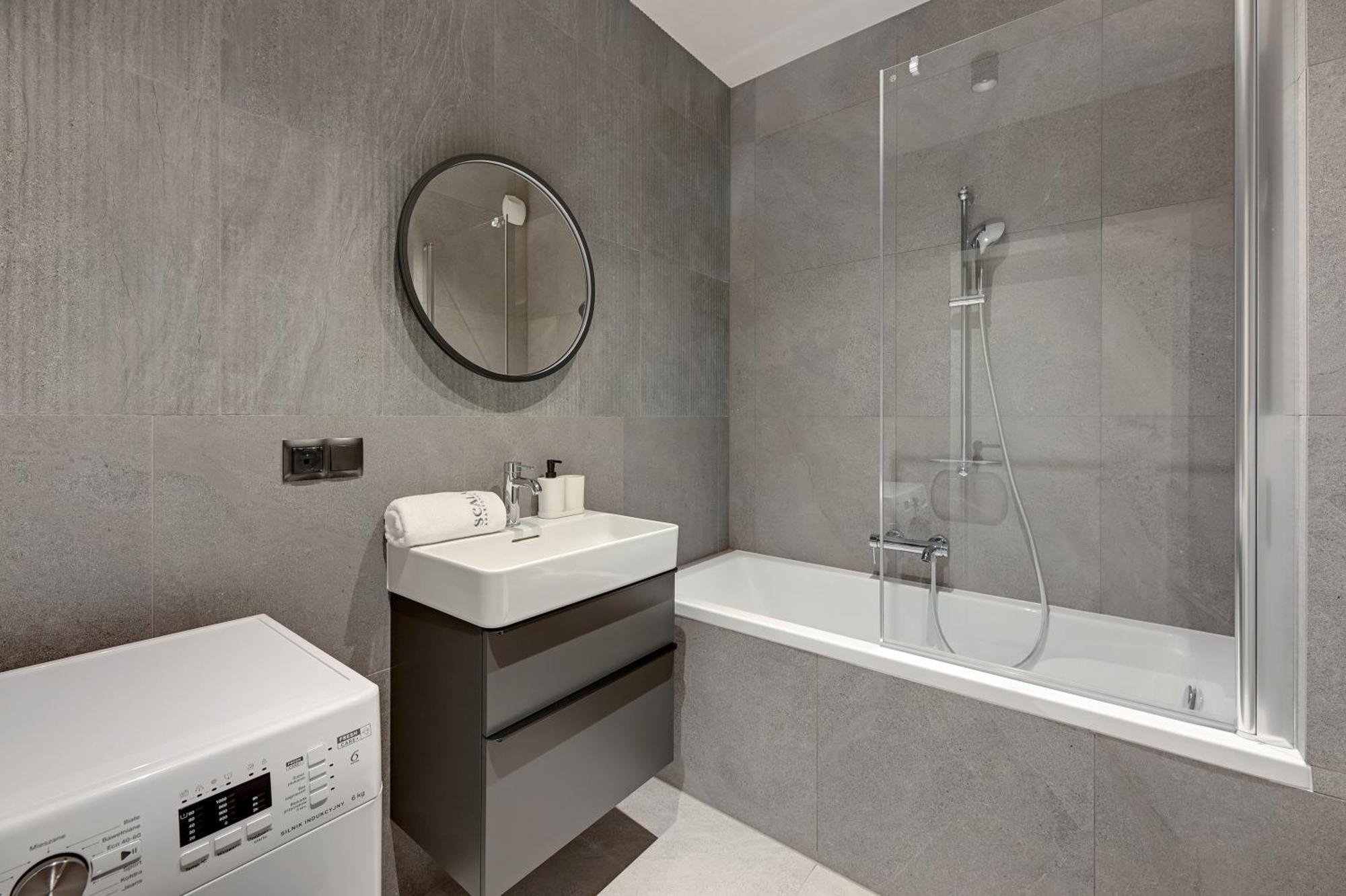 Scala City Center Apartments & Studios By Lion Apartments Gdansk Bagian luar foto