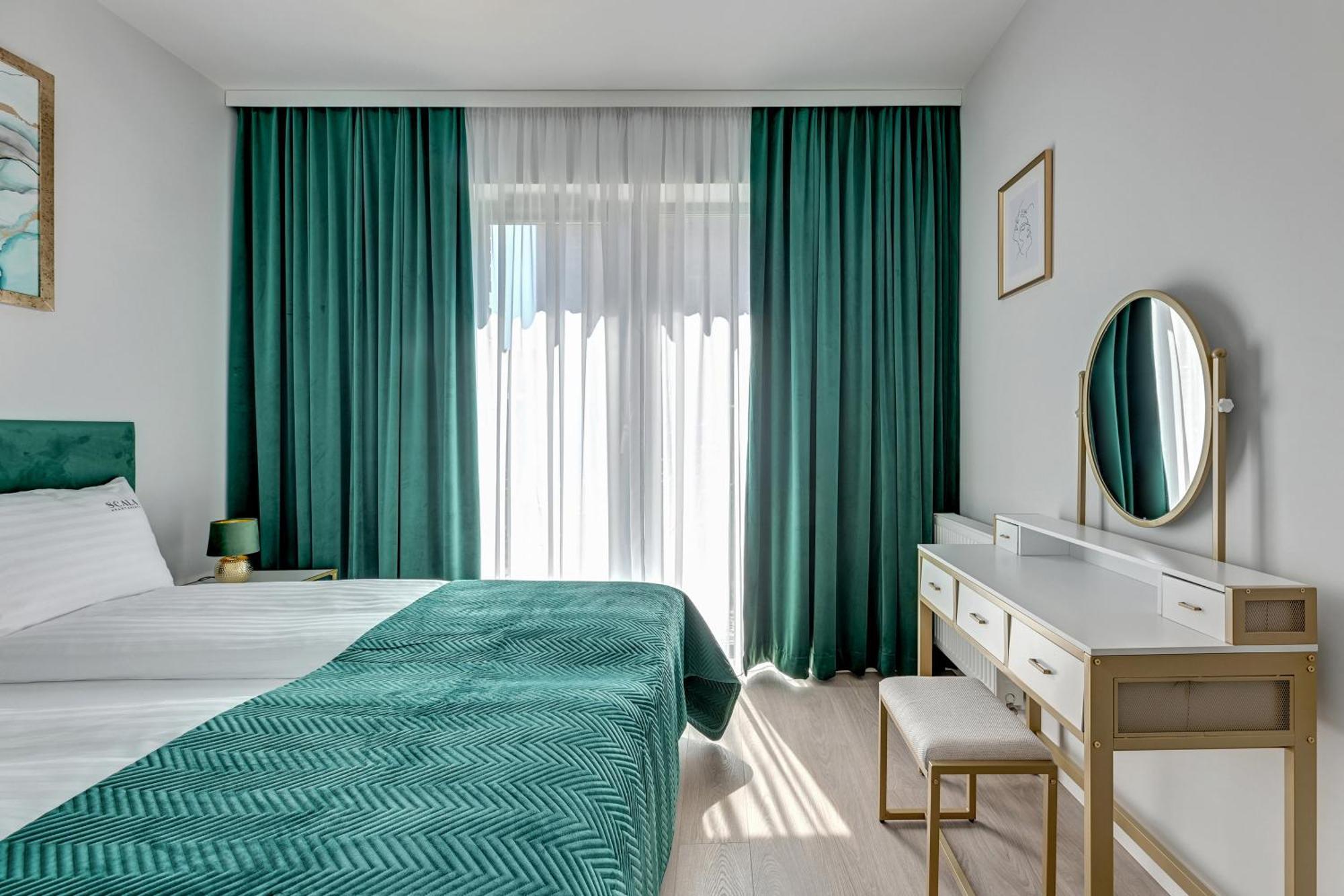 Scala City Center Apartments & Studios By Lion Apartments Gdansk Bagian luar foto